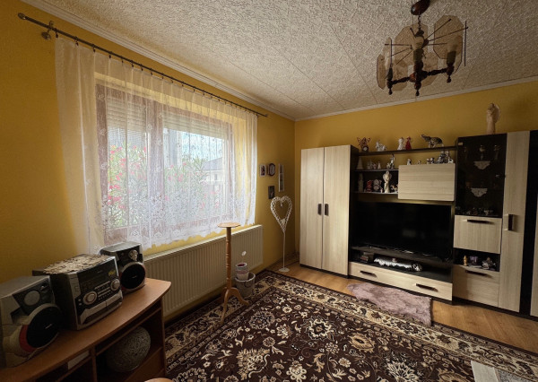 Iba u nás! Ponúkame NA PREDAJ rodinný dom v Kolárove!