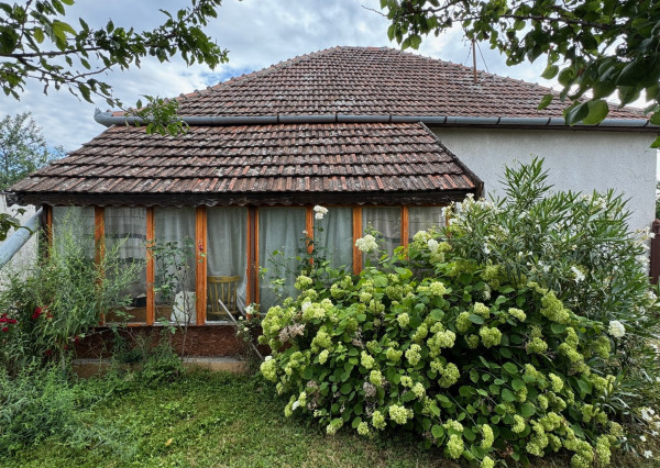 Iba u nás! Ponúkame NA PREDAJ rodinný dom v Kolárove!