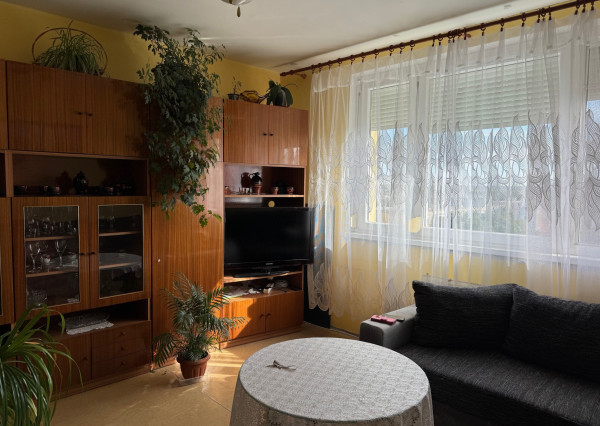 Exkluzívne ponúkame NA PREDAJ 3-izbový byt v Kolárove!