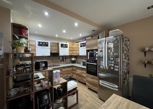 FINREAL s.r.o. Vám ponúka NA PREDAJ rodinný dom v Kolárovo!