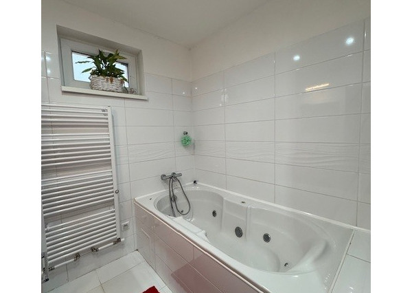 FINREAL s.r.o. Vám ponúka NA PREDAJ rodinný dom v Kolárovo!