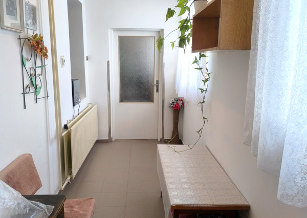 NA PREDAJ rodinný dom s garážou a záhradou v Hurbanove !