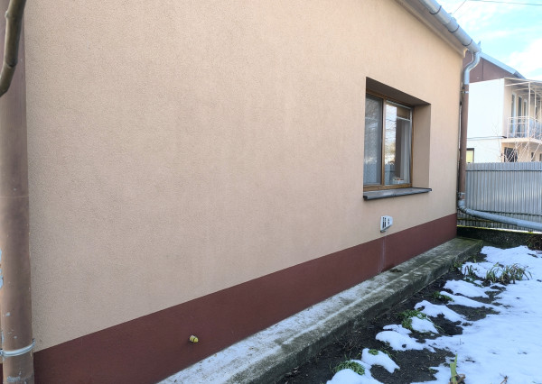 NA PREDAJ rodinný dom s garážou a záhradou v Hurbanove !