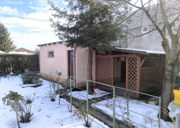 NA PREDAJ rodinný dom s garážou a záhradou v Hurbanove !