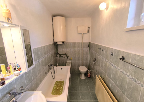 NA PREDAJ rodinný dom s garážou a záhradou v Hurbanove !