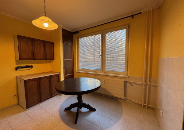 Ponúkame NA PREDAJ 3 - izbový klimatizovaný byt v Kolárove!