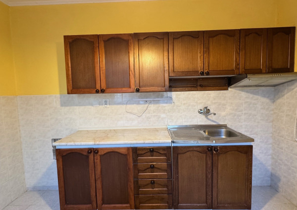 Ponúkame NA PREDAJ 3 - izbový klimatizovaný byt v Kolárove!