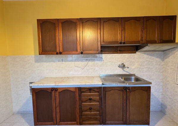 Ponúkame NA PREDAJ 3 - izbový klimatizovaný byt v Kolárove!