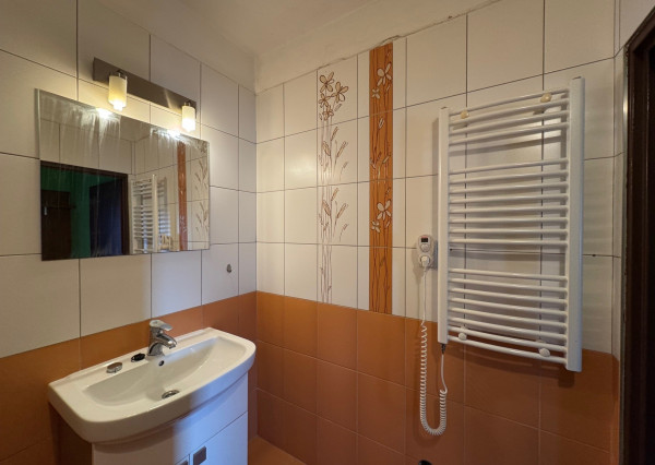 Ponúkame NA PREDAJ 3 - izbový klimatizovaný byt v Kolárove!