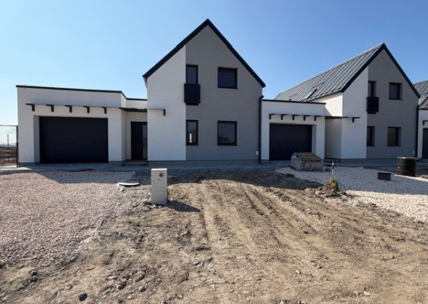 FINREAL s.r.o. Vám ponúka na PREDAJ rodinný dom v Kolárove!