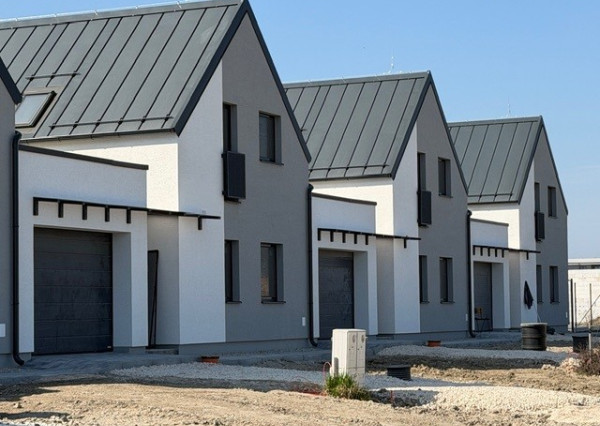 FINREAL s.r.o. Vám ponúka na PREDAJ rodinný dom v Kolárove!