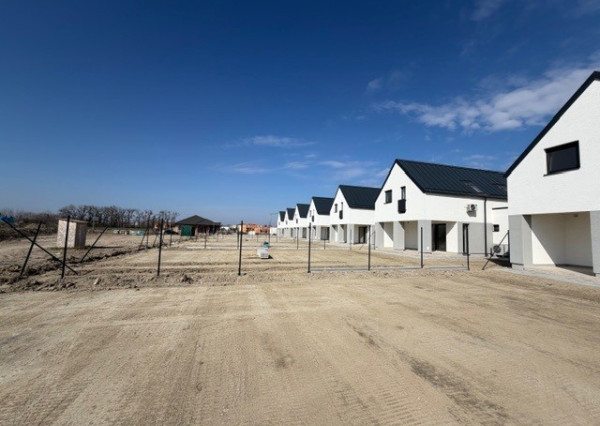 FINREAL s.r.o. Vám ponúka na PREDAJ rodinný dom v Kolárove!