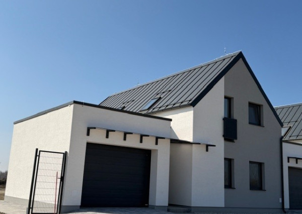 FINREAL s.r.o. Vám ponúka na PREDAJ rodinný dom v Kolárove!