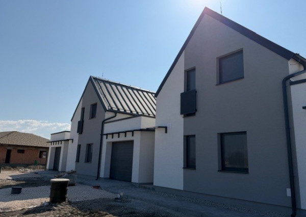 FINREAL s.r.o. Vám ponúka na PREDAJ rodinný dom v Kolárove!