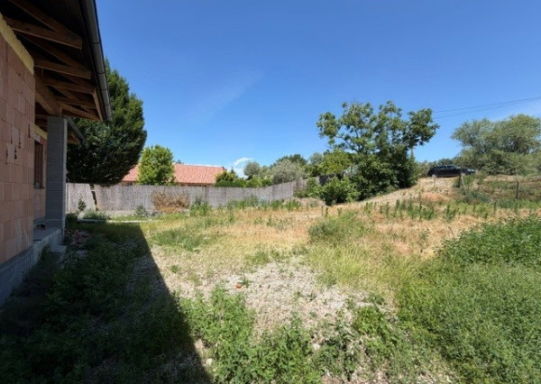 NA PREDAJ rozostavaná stavba rodinného domu v Kolárove!