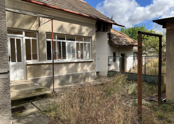 FINREAL exkluzívne ponúka NA PREDAJ rodinný dom v obci Búč