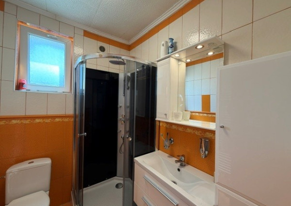 FINREAL exkluzívne ponúka NA PREDAJ rodinný dom v Kolárove!