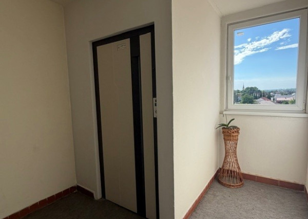 FINREAL Vám ponúka NA PREDAJ 3 izbový byt v Kolárove!