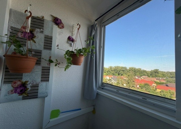 FINREAL Vám ponúka NA PREDAJ 3 izbový byt v Kolárove!