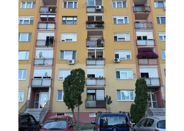 FINREAL Vám ponúka NA PREDAJ 3 izbový byt v Kolárove!