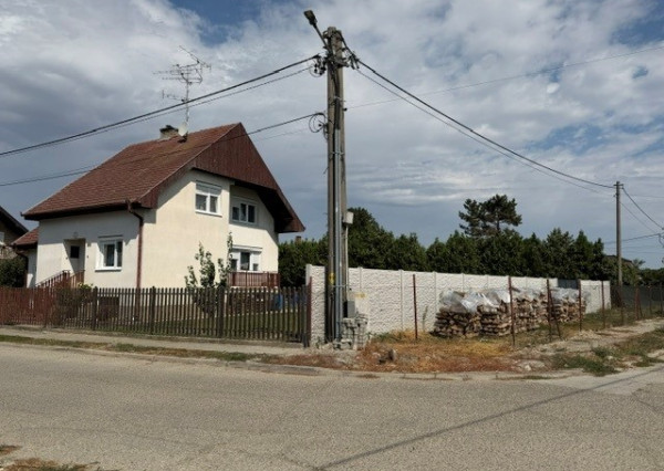 FINREAL exkluzívne ponúka NA PREDAJ rodinný dom v Kolárove!
