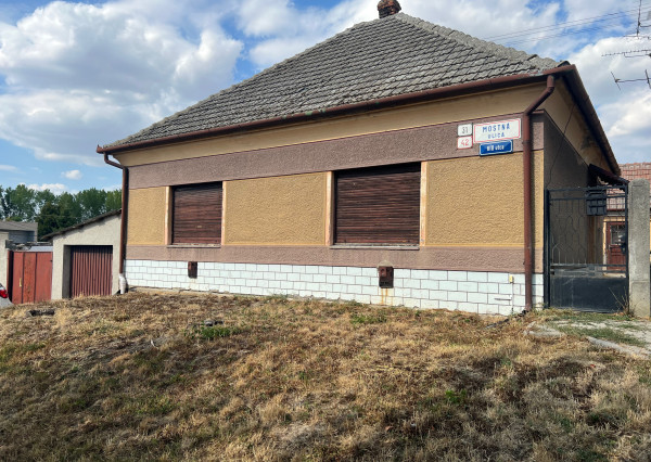 FINREAL exkluzívne PREDÁVA rodinný dom v Dvoroch / Žitavou