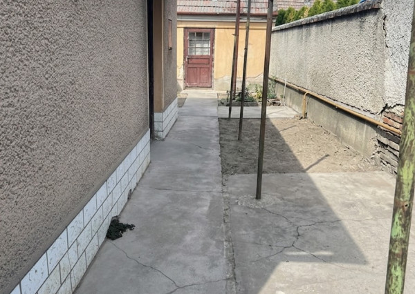 FINREAL exkluzívne PREDÁVA rodinný dom v Dvoroch / Žitavou