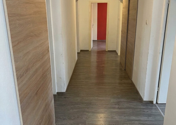 FINREAL exkluzívan ELADÁSRA kínál egy családi házat Komjáton