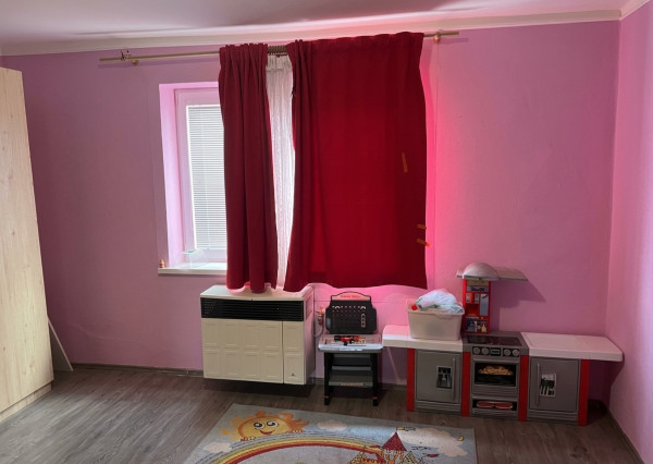 FINREAL exkluzívan ELADÁSRA kínál egy családi házat Komjáton
