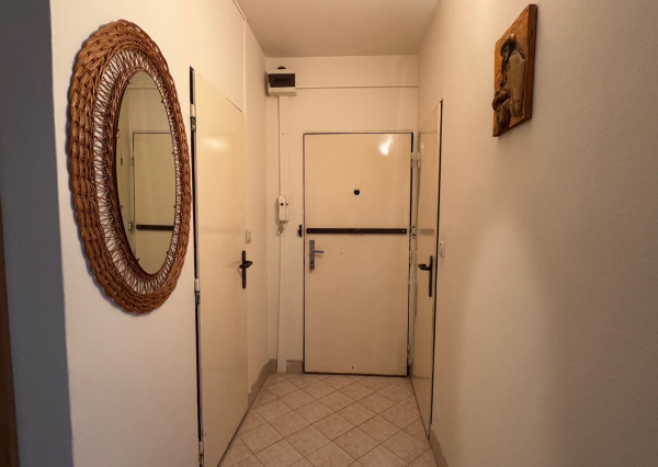 Ponúkame pre Vás NA PREDAJ 3 izbový byt v Kolárove!