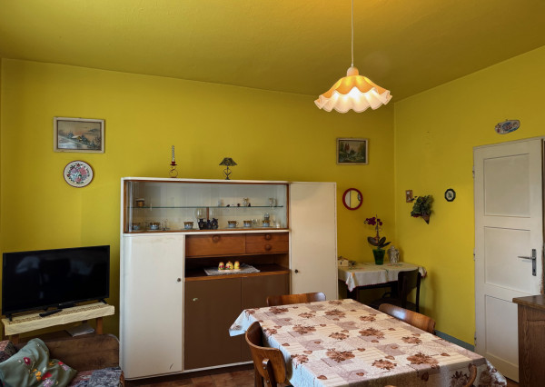 Ponúkame NA PREDAJ rodinný dom+pozemok 1054 m2 v Kolárove!