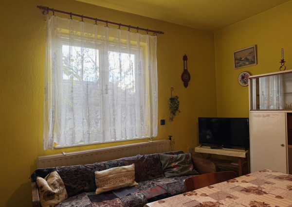 Ponúkame NA PREDAJ rodinný dom+pozemok 1054 m2 v Kolárove!