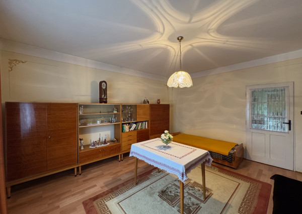 Ponúkame NA PREDAJ rodinný dom+pozemok 1054 m2 v Kolárove!