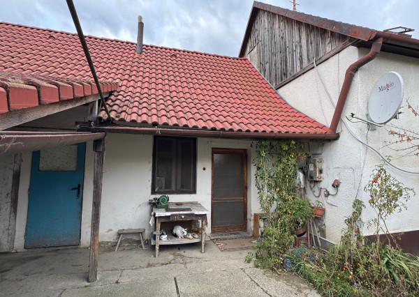 Ponúkame NA PREDAJ rodinný dom+pozemok 1054 m2 v Kolárove!