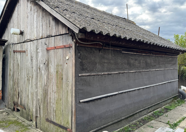 Ponúkame NA PREDAJ rodinný dom+pozemok 1054 m2 v Kolárove!