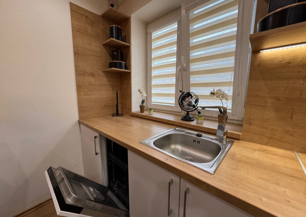 Ponúkame NA PRENÁJOM 2 izbový byt v Komárne!