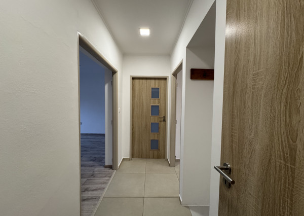 NA PRENÁJOM 3 izbový byt + garáž v Hurbanove!