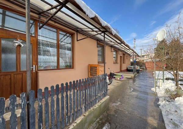 NA PREDAJ rodinný dom s garážou a záhradou v Hurbanove !