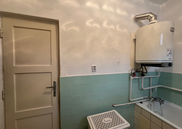 Ponúkame NA PREDAJ rodinný dom+pozemok 1054 m2 v Kolárove!