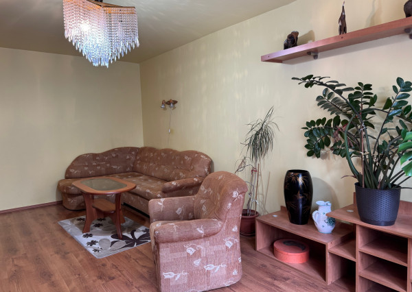 Ponúkame pre Vás NA PREDAJ 3 izbový byt v Kolárove!