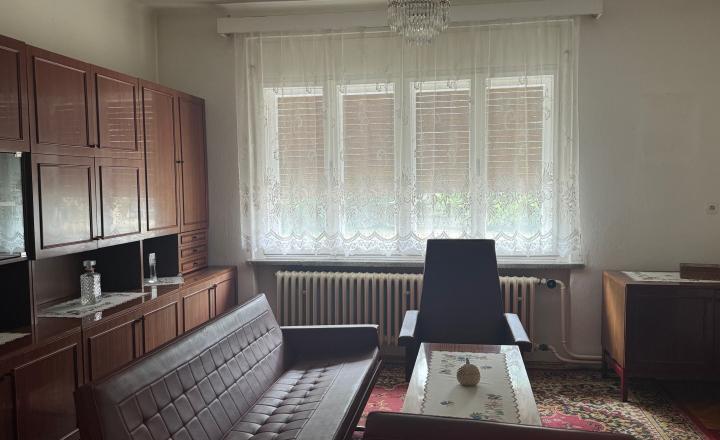 NA PREDAJ -  Rodinný dom  v obci Zemianska Olča! - fotografia 13