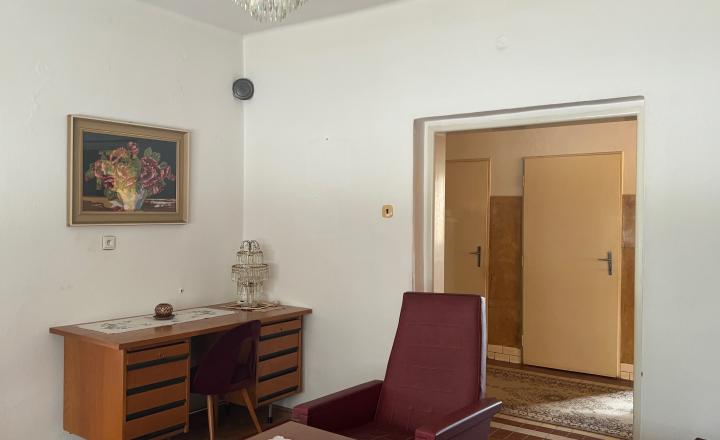 NA PREDAJ -  Rodinný dom  v obci Zemianska Olča! - fotografia 14