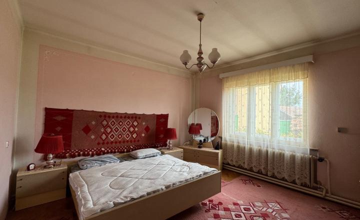 NA PREDAJ -  Rodinný dom  v obci Zemianska Olča! - fotografia 20