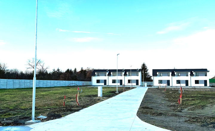 NA PREDAJ - stavebný pozemok C1- 1154m2 v Zemianskej Olči ! - fotografia 8