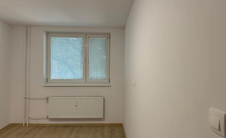 NA PREDAJ - 2 izbový  byt v Kolárove - REZERVOVANÉ ! - fotografia 8
