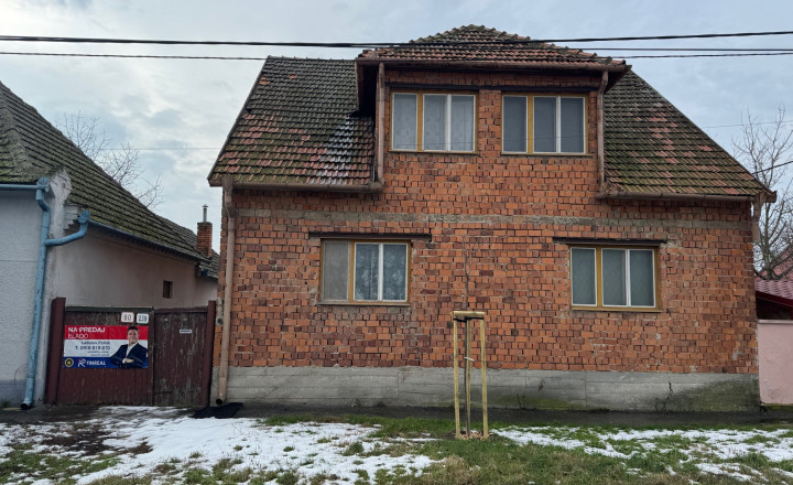 NA PREDAJ rodinný dom s pozemkom 803 m2 v Kolárove. - fotografia 3
