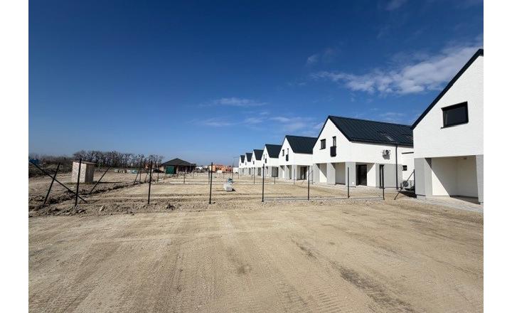 FINREAL s.r.o. Vám ponúka na PREDAJ rodinný dom v Kolárove! - fotografia 37