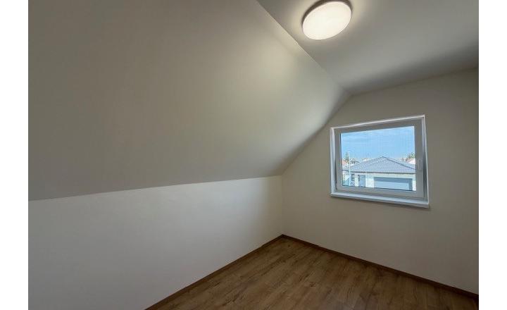 FINREAL s.r.o. Vám ponúka na PREDAJ rodinný dom v Kolárove! - fotografia 22