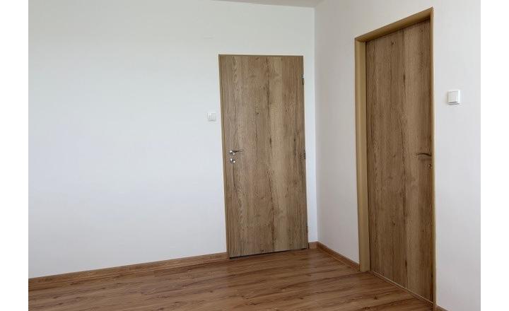 Ponúkame NA PRENÁJOM 3 izbový byt v Zemianskej Olči - fotografia 9