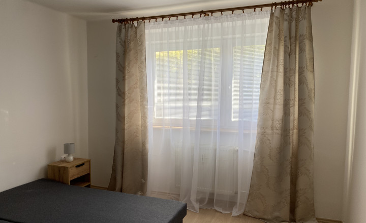 NA PRENÁJOM - 2 izbový čiastočne zariadený byt v Komárne! - fotografia 4